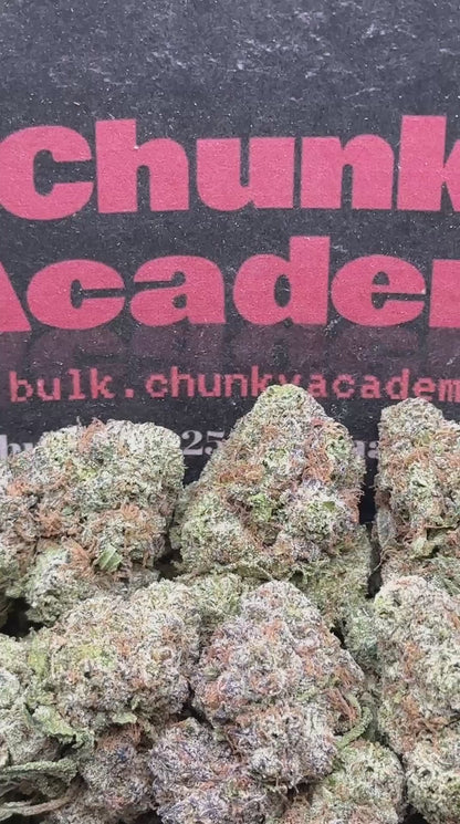 #AA683 - Strawberry Nova (Hybrid)